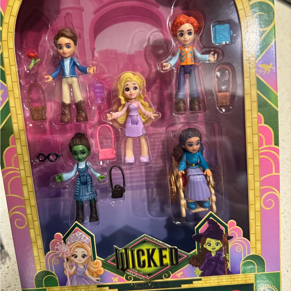 Mattel Universal Pictures’ Wicked Students of Shiz 5 characters Wicked for Good - Picture 2 of 5